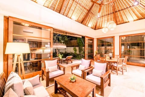 Green Garden 3 BR Private Pool Garden View IR110A Villa in Kuta Selatan