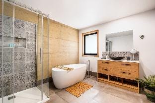 Luxe PLUS! Incredible Views Vacation rental in Bicheno