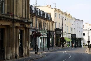 Suitely Berkeley Apt 5 Apartment in Cheltenham