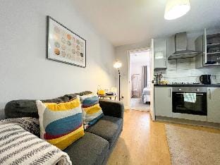 Suitely Berkeley Apt 5 Apartment in Cheltenham