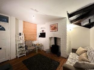 Suitely - Millbrook House Vacation rental in Cheltenham