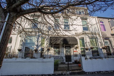 Ocean Road Rooms Inn in South Shields