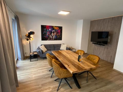 Luxuriöse Wohnung am Flussufer mit Infrarotsauna Apartment in Trier-Saarburg
