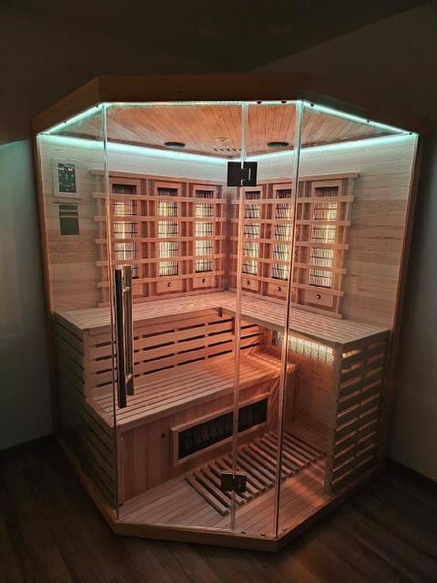 Luxuriöse Wohnung am Flussufer mit Infrarotsauna Apartment in Trier-Saarburg