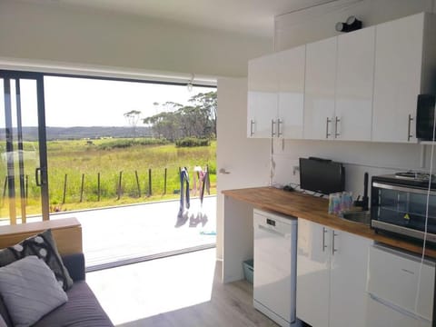 Seascape Peninsula Bach Vacation rental in Northland