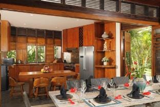 Precious Beach front 5 BR Private Villa Y036 Villa in West Selemadeg