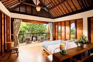 Precious Beach front 5 BR Private Villa ZN45 Villa in West Selemadeg