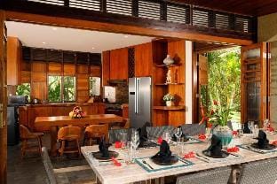 Precious Beach front 5 BR Private Villa ZN45 Villa in West Selemadeg