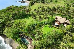 Precious Beach front 5 BR Private Villa ZN45 Villa in West Selemadeg