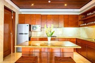 Brown Peach 4 BR Villa Private Pool IR44 Villa in Kuta Selatan