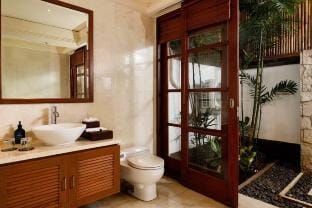 White Cambodia 3 BR Private Pool IR46 Villa in Kuta Selatan