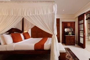 White Cambodia 3 BR Private Pool IR46 Villa in Kuta Selatan