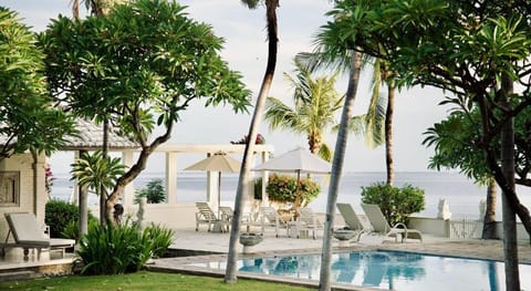 DHAUTEYA VILLA Resort in Abang