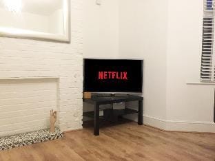 Bedford Rd Apartment| Ideal for Hospital & Town Cn Vacation rental in Bedford