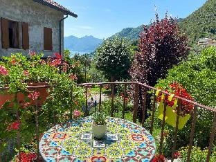 Breva, Loft tra gli ulivi ed il lago Vacation rental in Bellagio