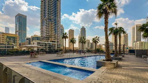 SettlerHomes - Sparkle Tower - Sea Views Apartment in Dubai