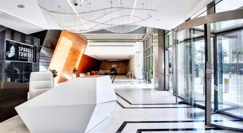 SettlerHomes - Sparkle Tower - Sea Views Apartment in Dubai