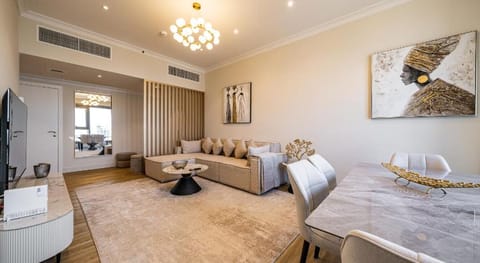 SettlerHomes - Sparkle Tower - Sea Views Apartment in Dubai