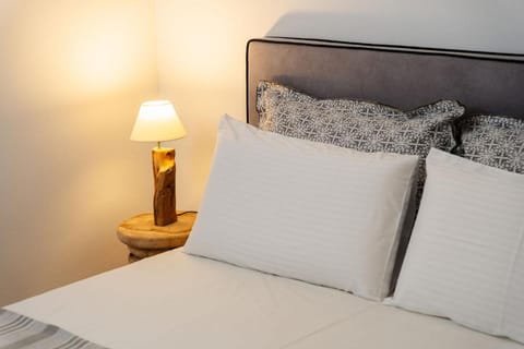 Sea La Vie Apartment, Steps from the Beach Apartment in Agios Prokopios