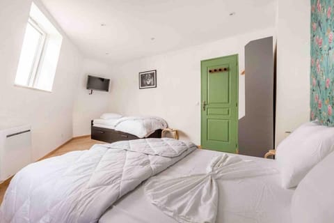 Large Maison - 5 chambres- 2 SDB- proche Lille Vacation rental in Hauts-de-France