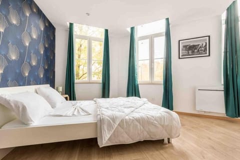 Large Maison - 5 chambres- 2 SDB- proche Lille Vacation rental in Hauts-de-France