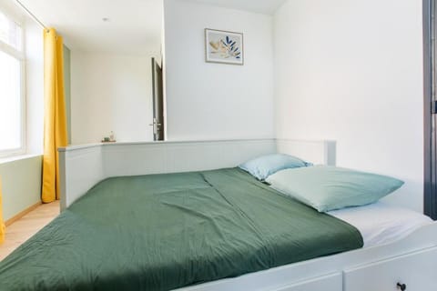 Cosy house 5 rooms 5 Bathrooms close commodities Vacation rental in Flanders