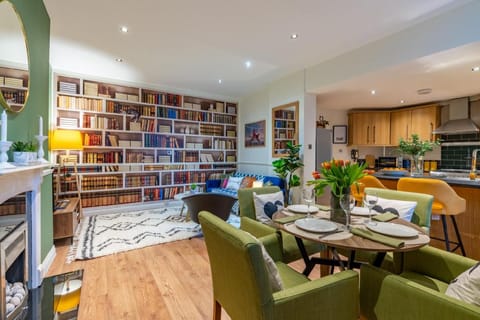 Regency Basement Apartment Apartment in Cheltenham