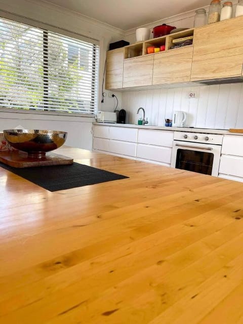 The Coles Bay Shack - Freycinet Vacation rental in Freycinet