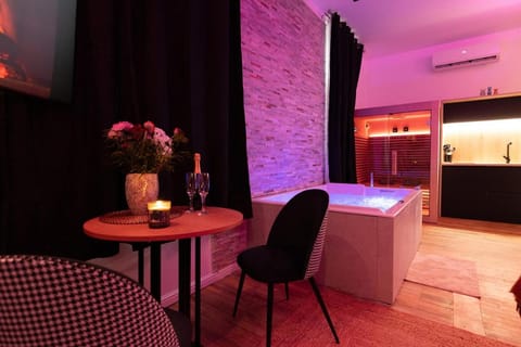 Evasion Spa Apartment in Dijon