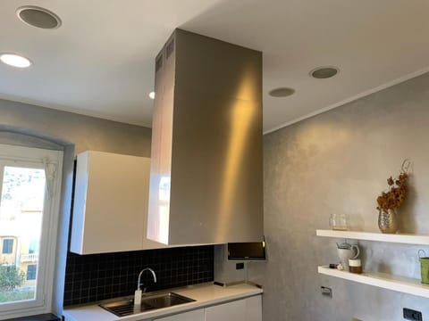 Sea & Park Apartment in Genoa