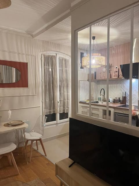 Porte de Versailles - Parking Gratuit Apartment in Issy-les-Moulineaux