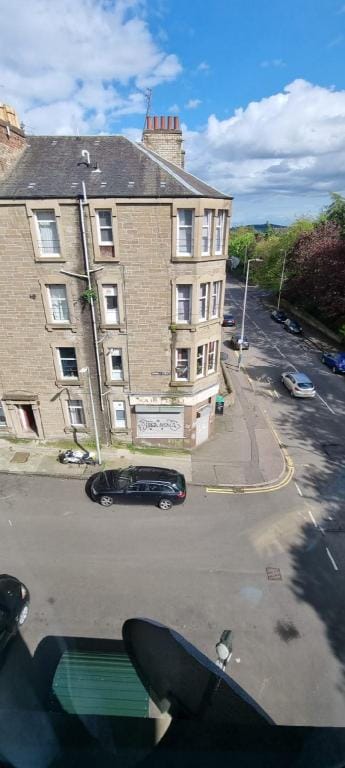 The Dens - Sunrise Trade Stays Vacation rental in Dundee