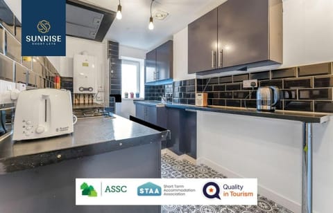 Groups Free Parking Fully Equipped Modern Apartment in Dundee