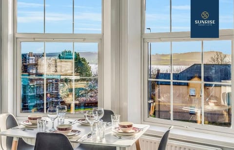 Scots-Corner | Free Parking | 4 Beds | Spacious Apartment in Dundee