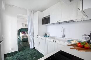JJ Capri in Capri with 2 bedrooms and 2 bathrooms Apartment in Marina Grande