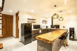 LOFT 4 Modern Spacious Loft 200m from Canggu beach Apartment in Mengwi