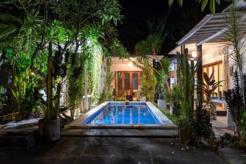 Belvilla Ananda Resort Lovina Beach Hotel in Buleleng