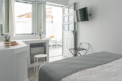 Pelican Paros Hotel in Paros