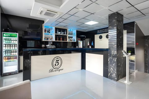 Hotel Boutique 5 - Free parking - Free breakfast - Free internet - EVSE Hotel in Sofia