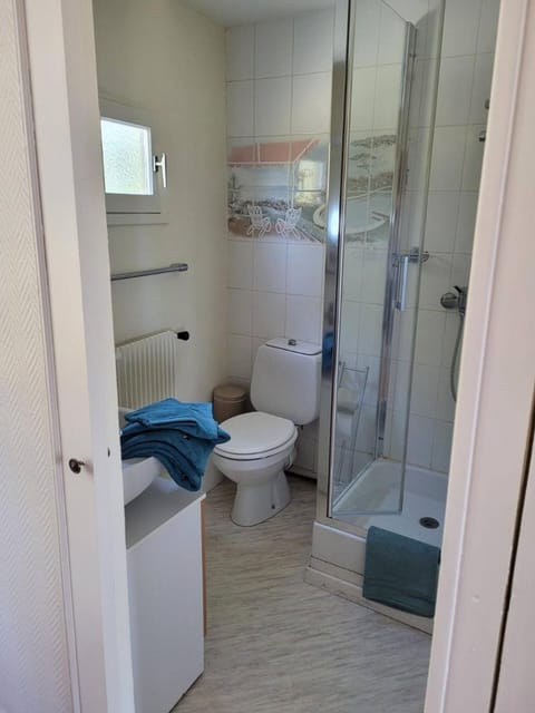 Chambres d’Hôtes Chez Claire Bed and Breakfast in Normandy