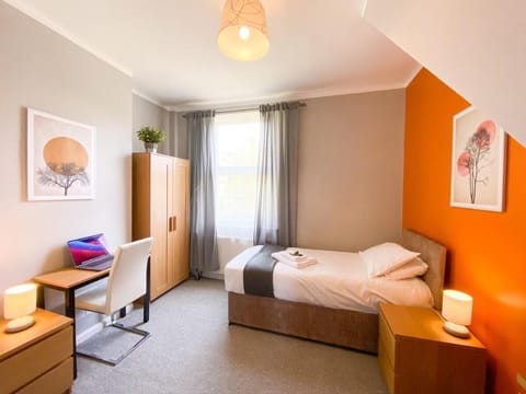 Waterloo House -  Contractors or Family Holidays  Vacation rental in Nottingham
