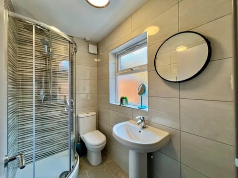 St Michael's House - Contractors or Family Holiday Vacation rental in Nottingham