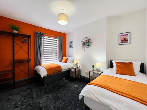 Birkin House - Contractors or Family Holidays Vacation rental in Nottingham