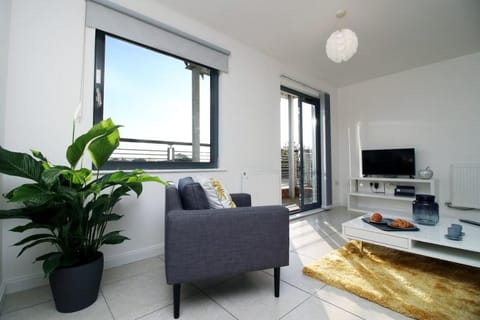 No.1 Beach Walk by SSW - FREE Parking Apartment in Swansea