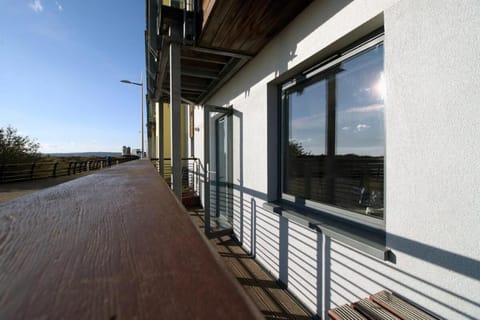 No.1 Beach Walk by SSW - FREE Parking Apartment in Swansea