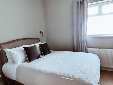 The Pontcanna Sapphire 2-Bed Haven Apartment in Newport