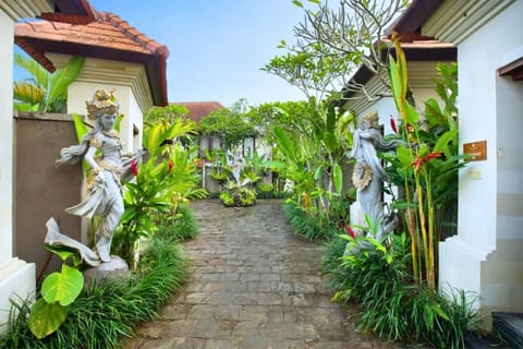 Rose White 1 BR Private Pool Villa ZN23 Villa in Tampaksiring