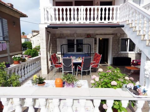 Two-Bedroom Apartment for 6 in Trogir Apartment in Trogir