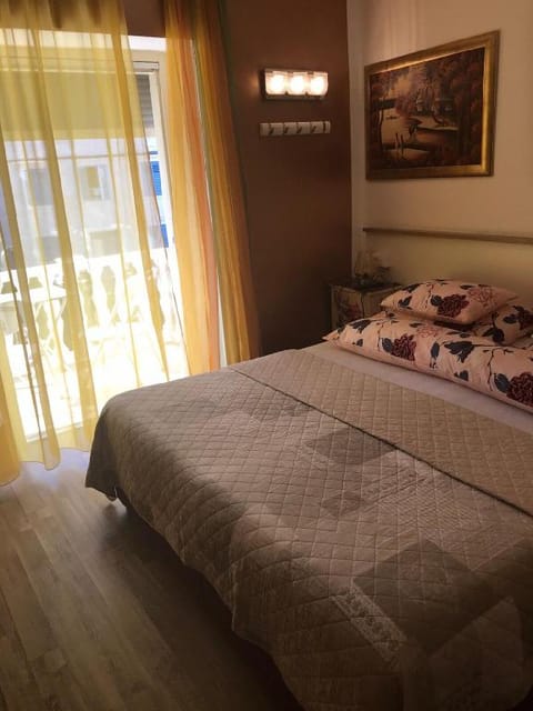 Two-Bedroom Apartment for 6 in Trogir Apartment in Trogir