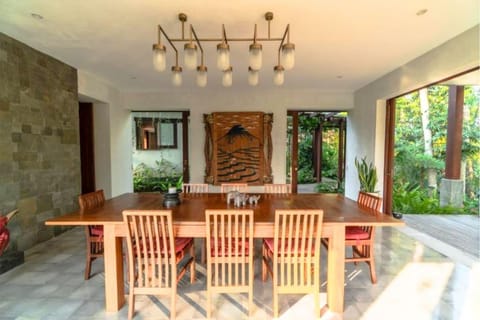 Calm 5 BR Private Villa With Rice field View ZN09 Villa in Tampaksiring